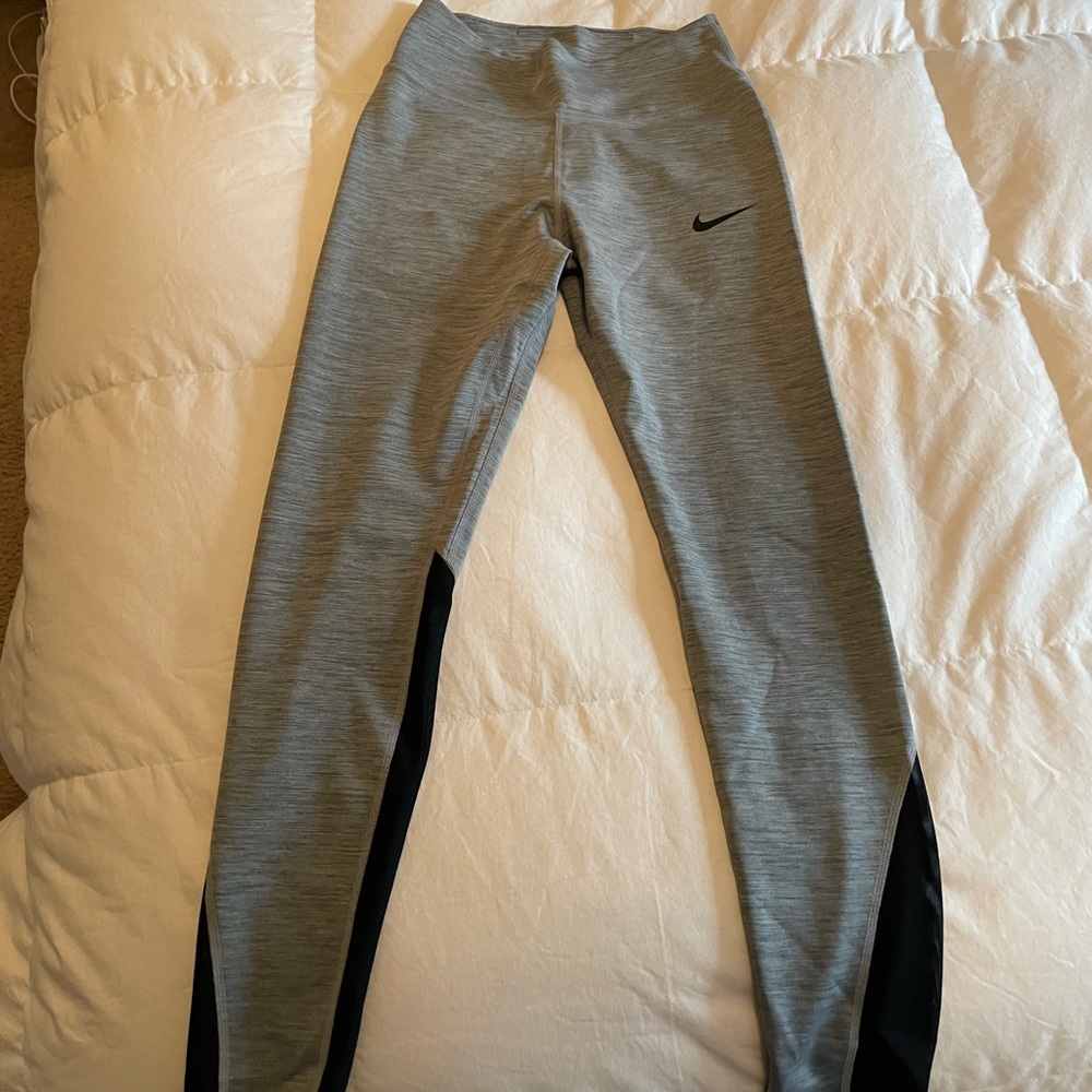 NIKE leggings Sz SMALL. Never worn
